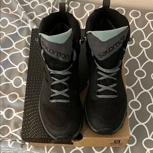 Salomon OUTline Mid GTX W Black and Gray Outdoor Boots Sz 10 (Women)